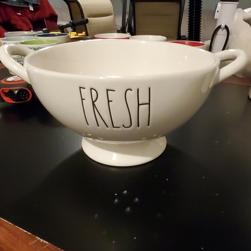 Rae Dunn Fresh colander brand new